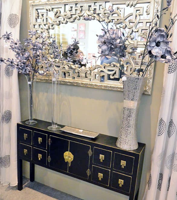 Muebles de dormitorio en la tienda de muebles en Cee